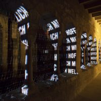 Refugium, Lichtprojektion Kreuzgang Dom, Lichtungen Hildesheim, 2015, Foto: Sara Förster