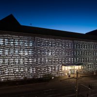 Resonanzraum, Lichtprojektion Tausendfensterhaus, Duisburger Akzente 2016,
Foto: Dirk Soboll