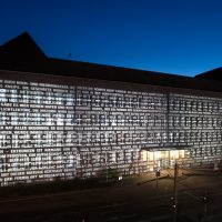 Resonanzraum, Lichtprojektion Tausendfensterhaus, Duisburger Akzente 2016,
Foto: Dirk Soboll